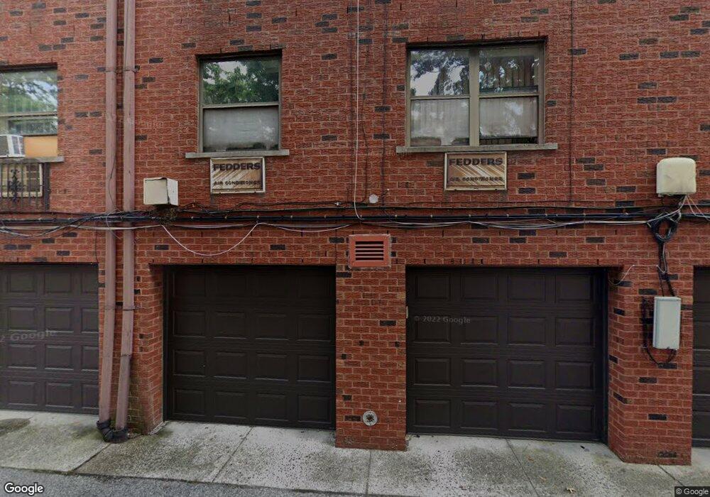 7108 Sutton Place unit 2, Fresh Meadows, NY 11365 - photo 1