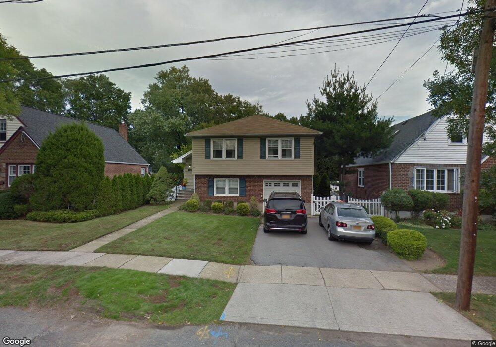 5 Clover Ave, Floral Park, NY 11001 - photo 1