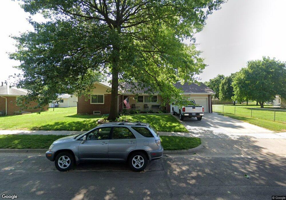 209 S 3rd St, Colwich, KS 67030 - photo 1