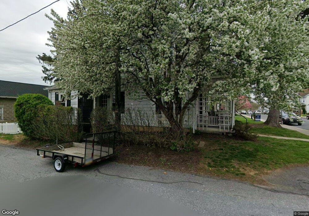 355 E Jackson St, New Holland, PA 17557 - photo 1