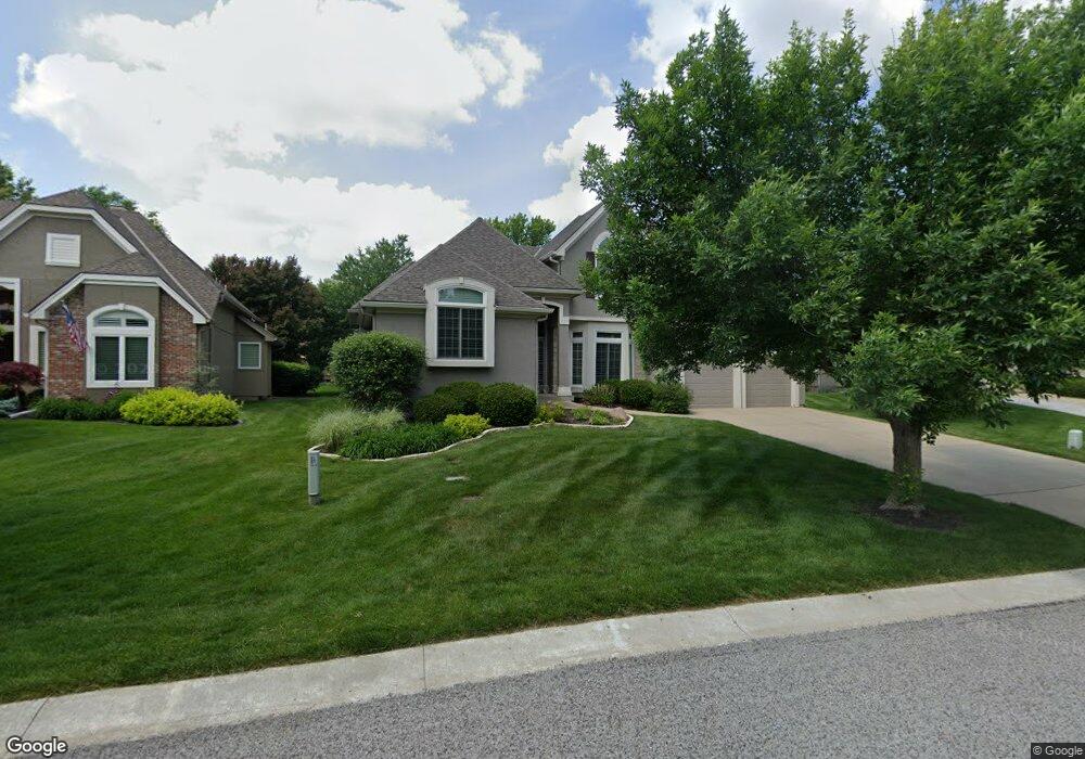 9826 Chestnut St, Lenexa, KS 66220 - photo 1