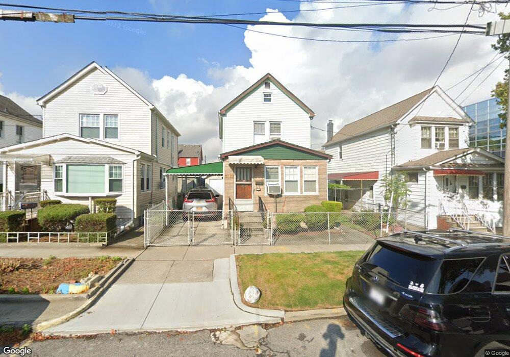 8020 160th St, Jamaica, NY 11432 - photo 1