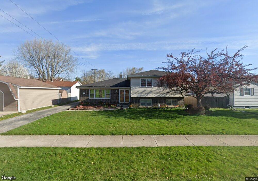 2810 Hyde Park Ave, Waukegan, IL 60085 - photo 1