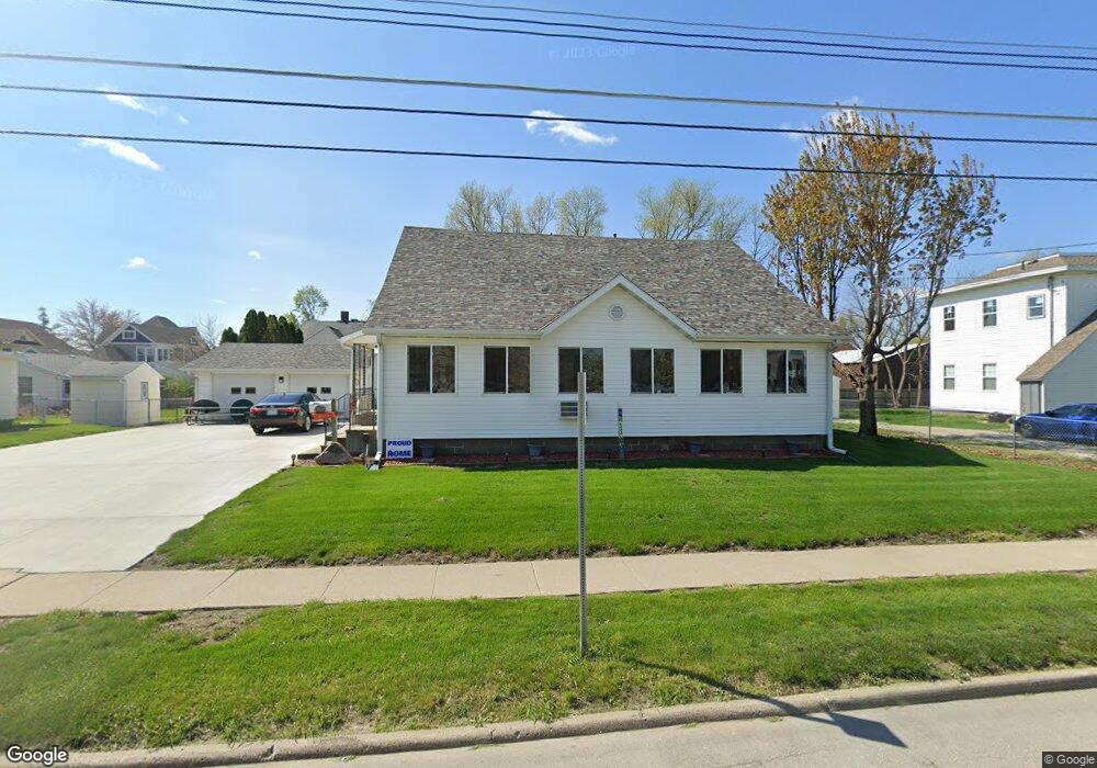 433 N 2nd Ave W, Newton, IA 50208 - photo 1