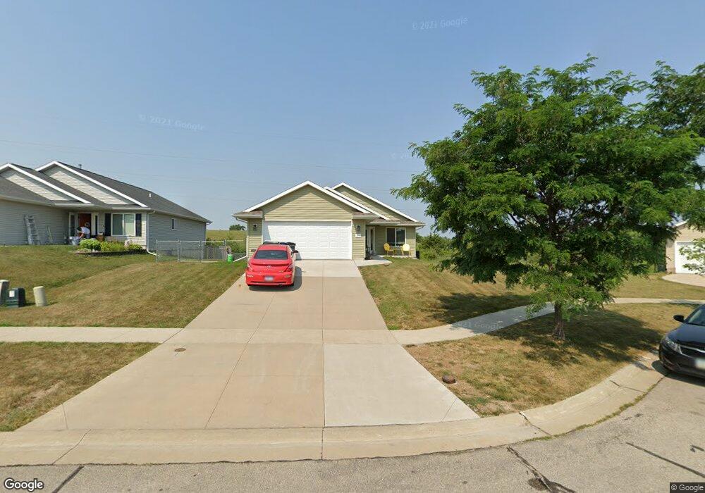 303 Moose Dr NW, Cedar Rapids, IA 52405 - photo 1