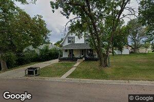 413 1st St NE, Wessington Springs, SD 57382