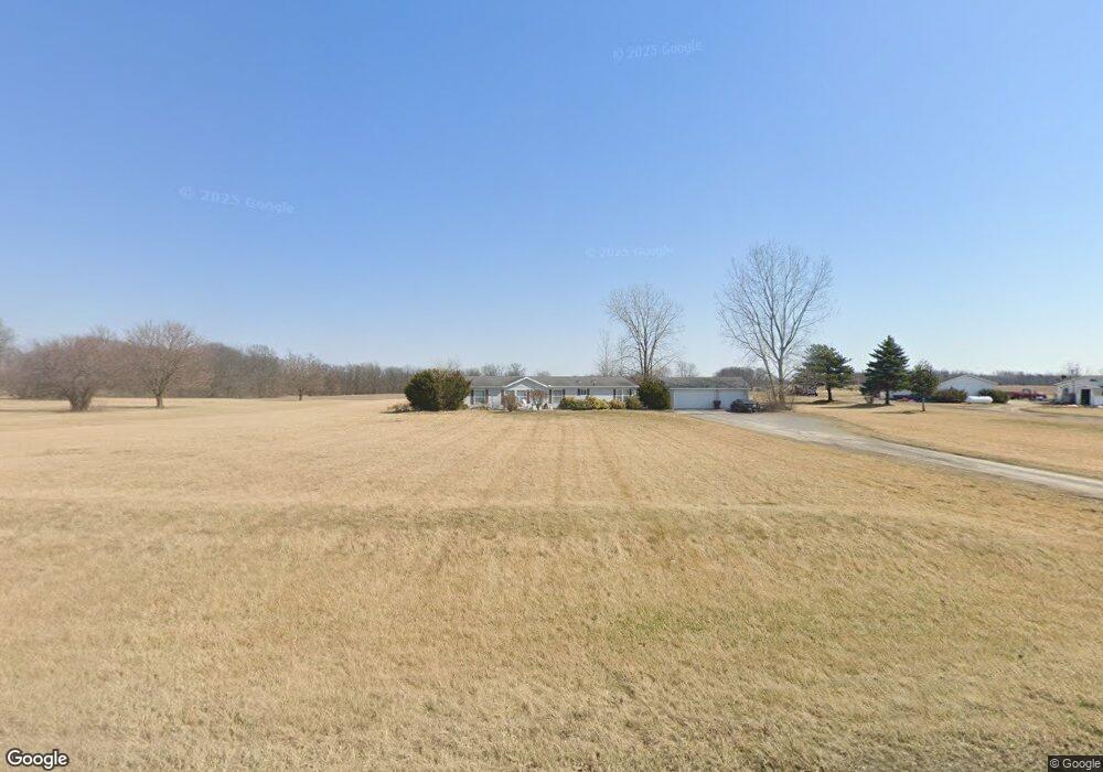 1424 N Thayer Rd, Lima, OH 45801 - photo 1