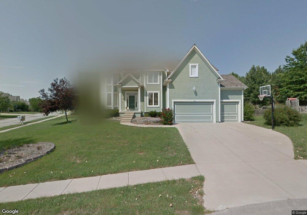 7341 Oakview St, Shawnee, KS 66216 - photo 1