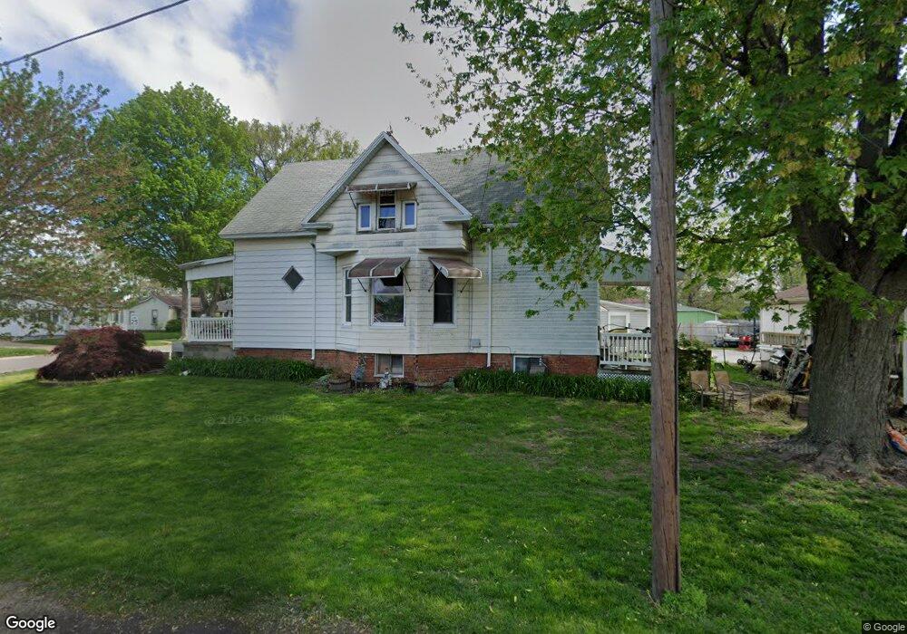 804 N Logan St, Lincoln, IL 62656 - photo 1