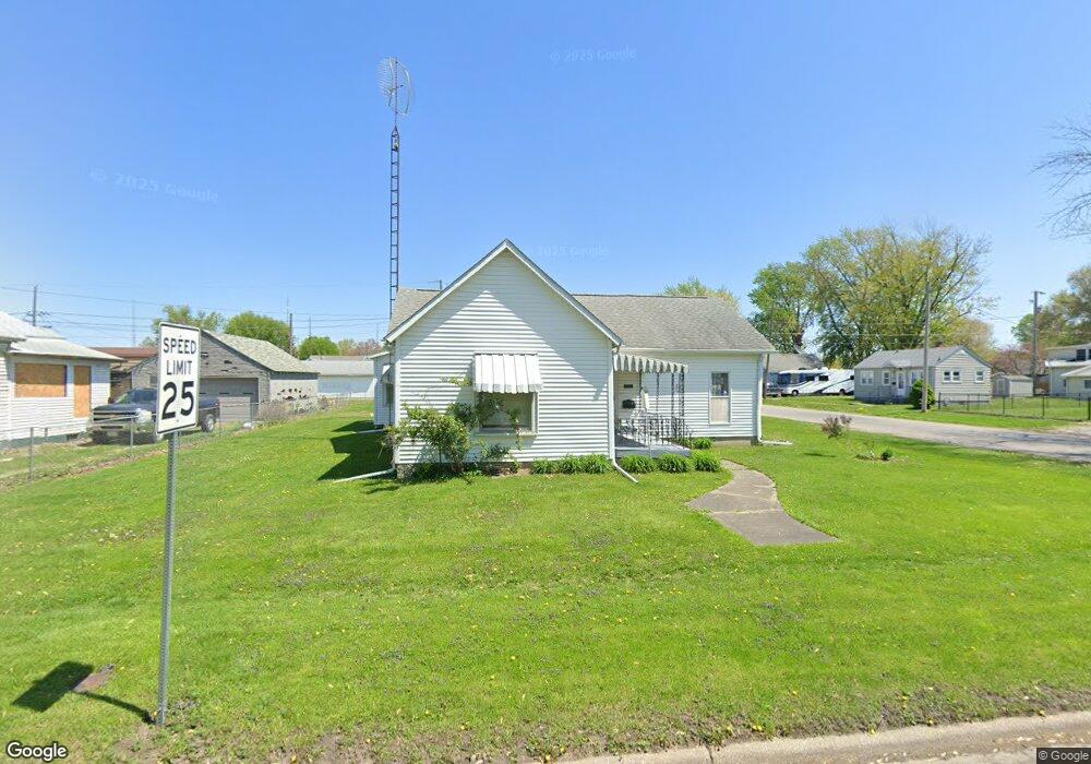 728 Clinton St, Lincoln, IL 62656 - photo 1