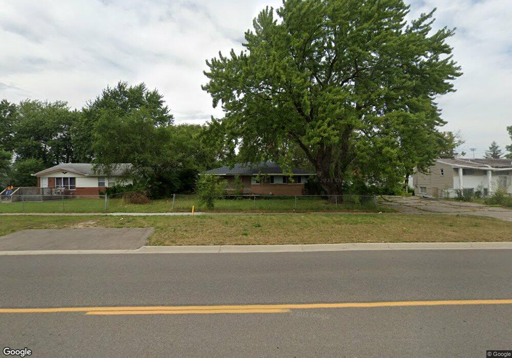 1164 W Coldwater Rd, Flint, MI 48505 - photo 1