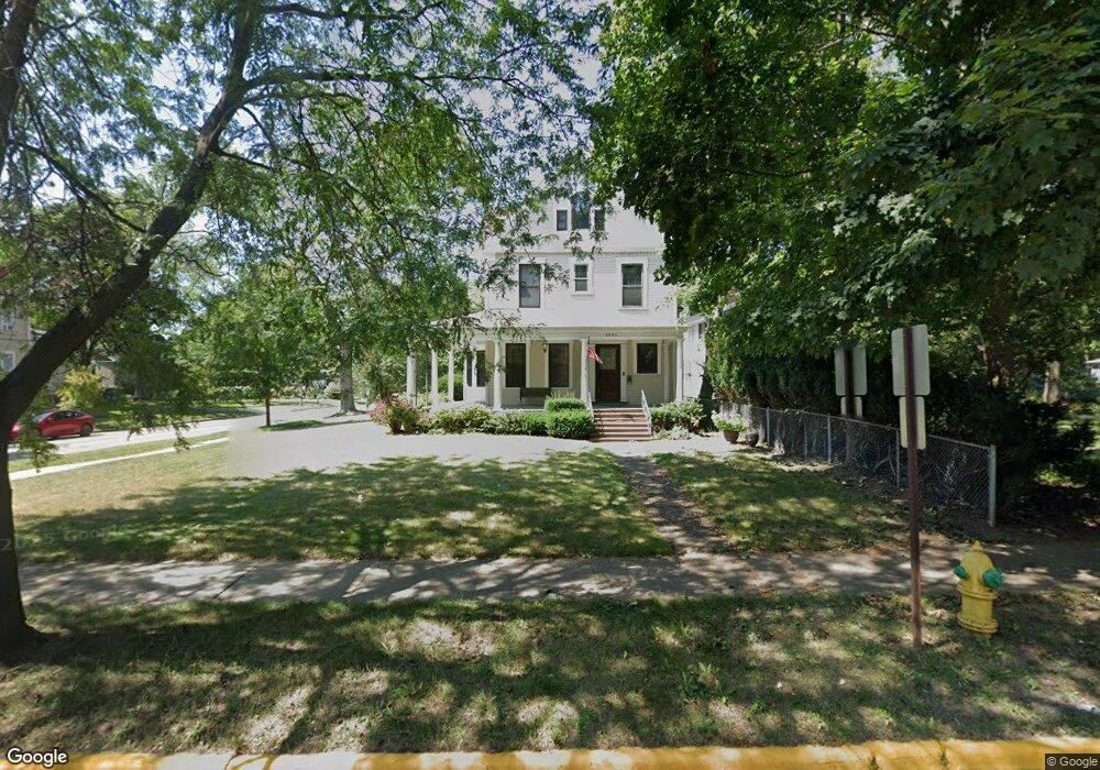 1004 N Sheridan Rd, Waukegan, IL 60085 - photo 1