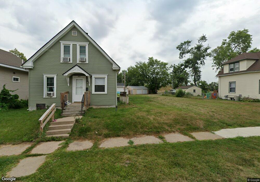 814 L St SW, Cedar Rapids, IA 52404 - photo 1