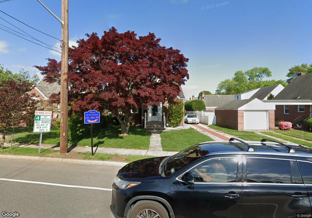804 Covert Ave, New Hyde Park, NY 11040 - photo 1