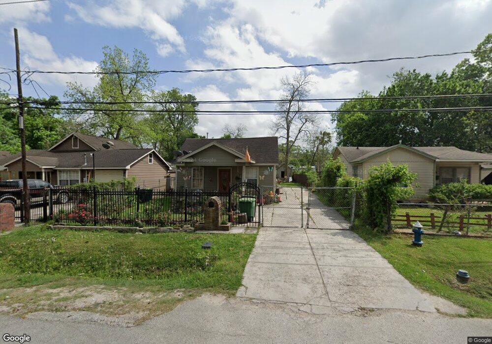 1324 De Boll St, Houston, TX 77022 - photo 1