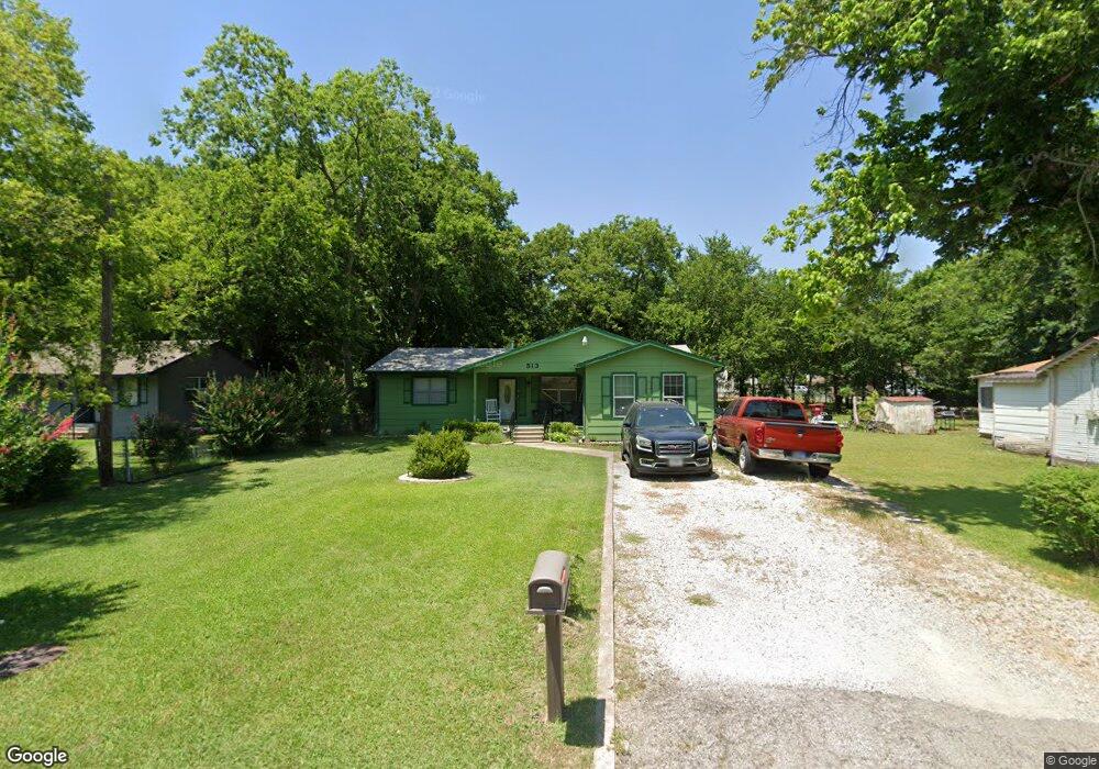 513 E 7th St, Bonham, TX 75418 - photo 1