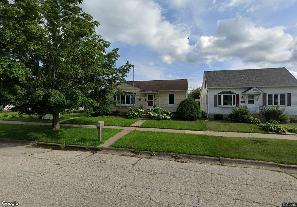 313 N 1st St, La Crescent, MN 55947 - photo 1