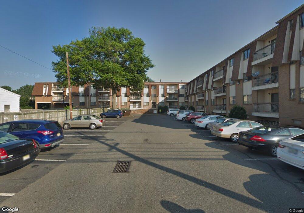 1150 W St George C08, Linden, NJ 07036 - photo 1