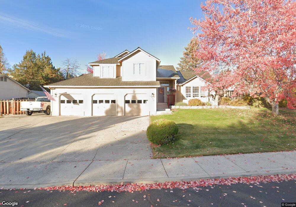 3676 SW Volcano Ave, Redmond, OR 97756 - photo 1