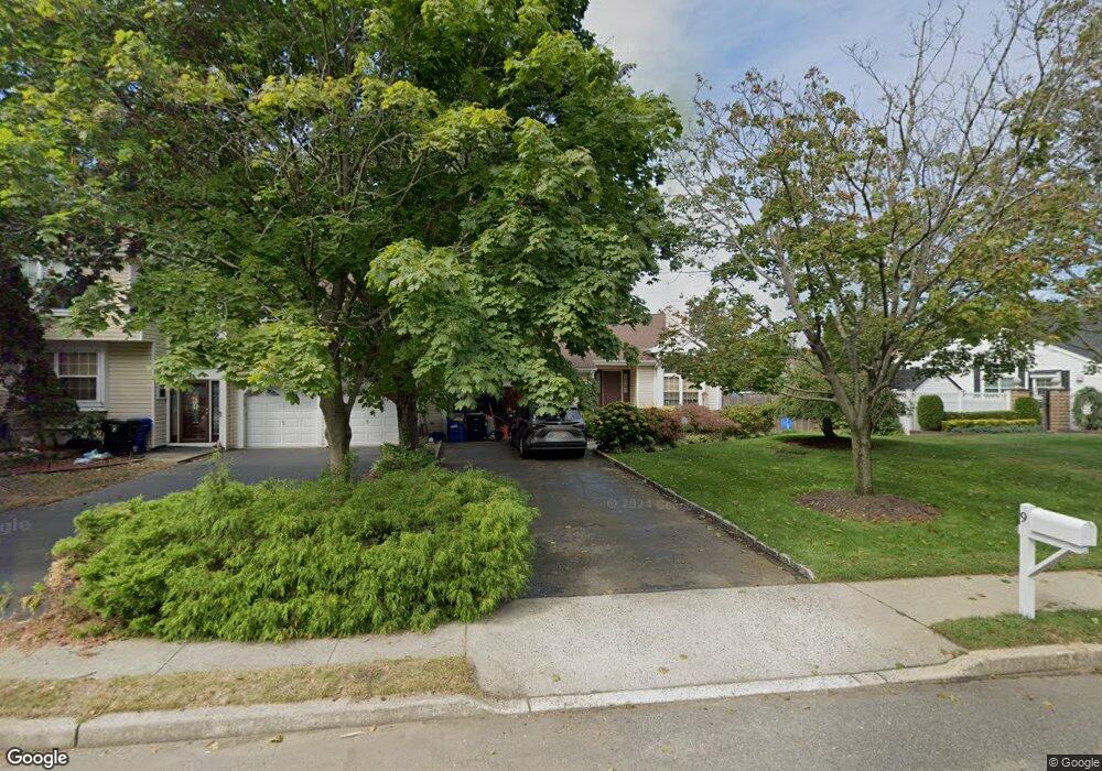 9 Hunters Pointe, North Middletown, NJ 07748 - photo 1