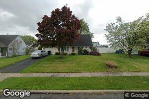 10 Calicobush Rd, Levittown, PA 19057