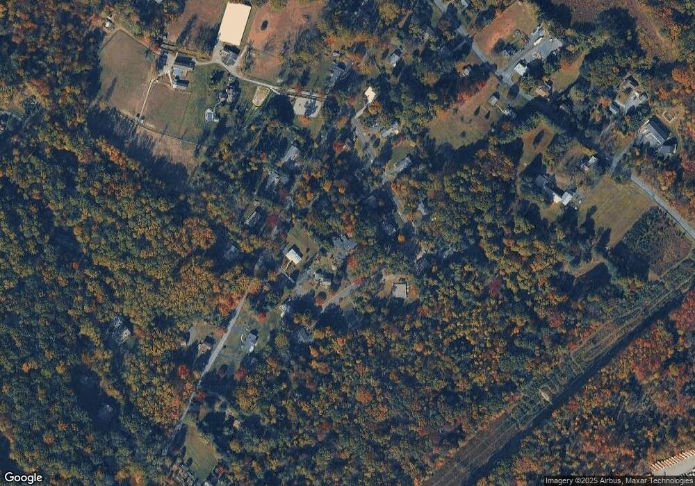 141 Laurel Ln, Pottstown, PA 19465 - photo 1