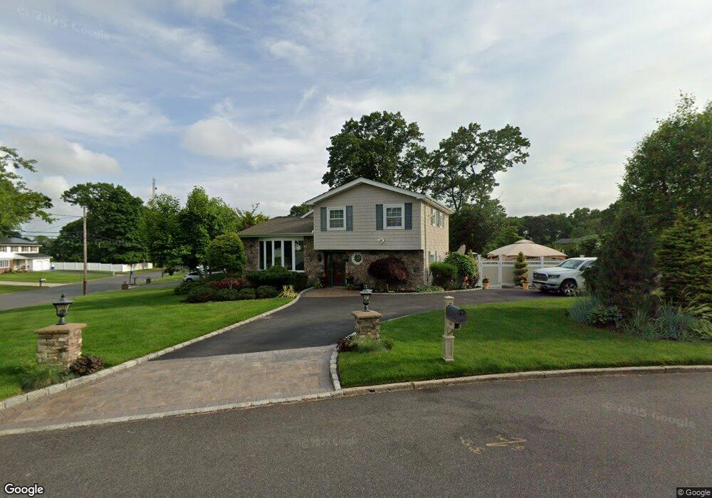 160 Bretton Rd, Hauppauge, NY 11788 - photo 1