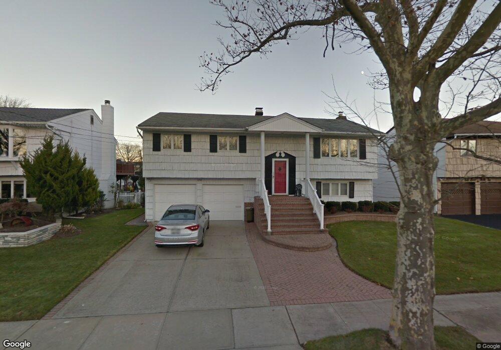 3791 Illona Ln, Oceanside, NY 11572 - photo 1