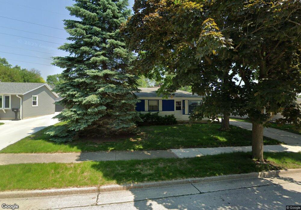 1317 Atlantic Dr, Waukesha, WI 53186 - photo 1