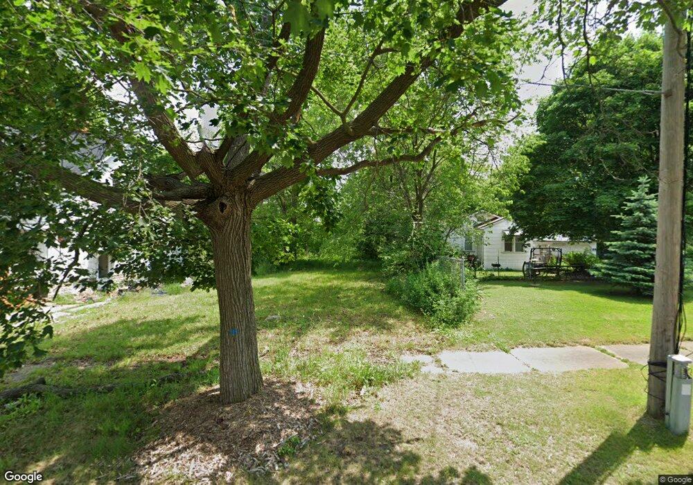 915 Mcqueen St, Flint, MI 48503 - photo 1