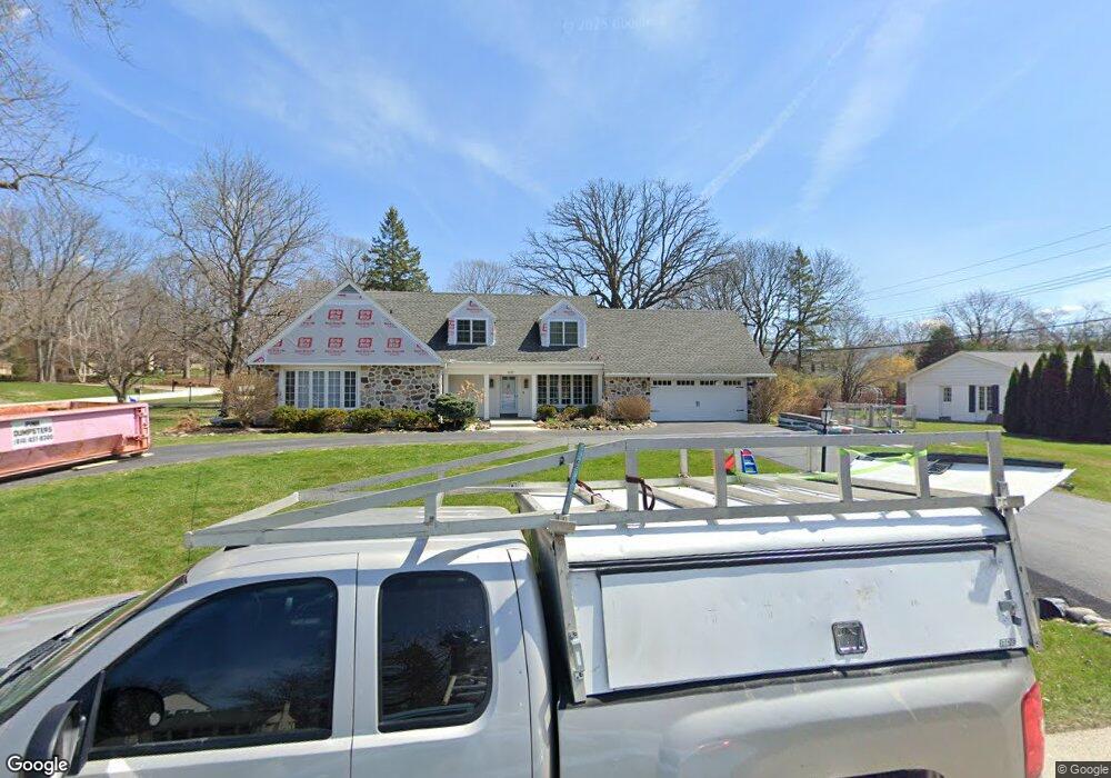 1610 Lindhurst Dr, Elm Grove, WI 53122 - photo 1