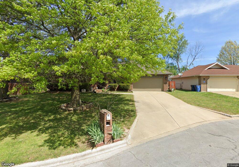 611 E Baldknobber St, Nixa, MO 65714 - photo 1