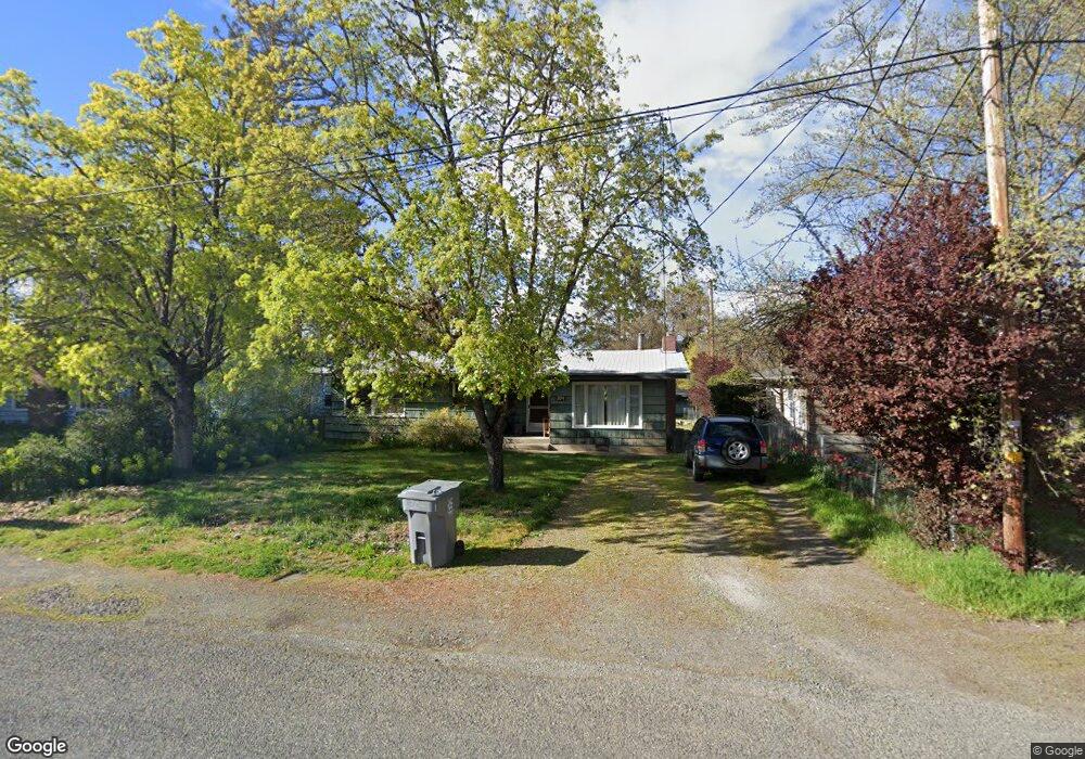 304 Marion Ln, Grants Pass, OR 97527 - photo 1