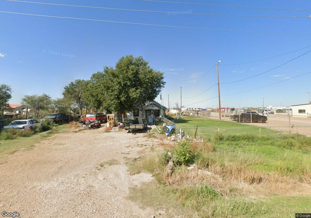 624 Wilson Ave, Dumas, TX 79029 - photo 1