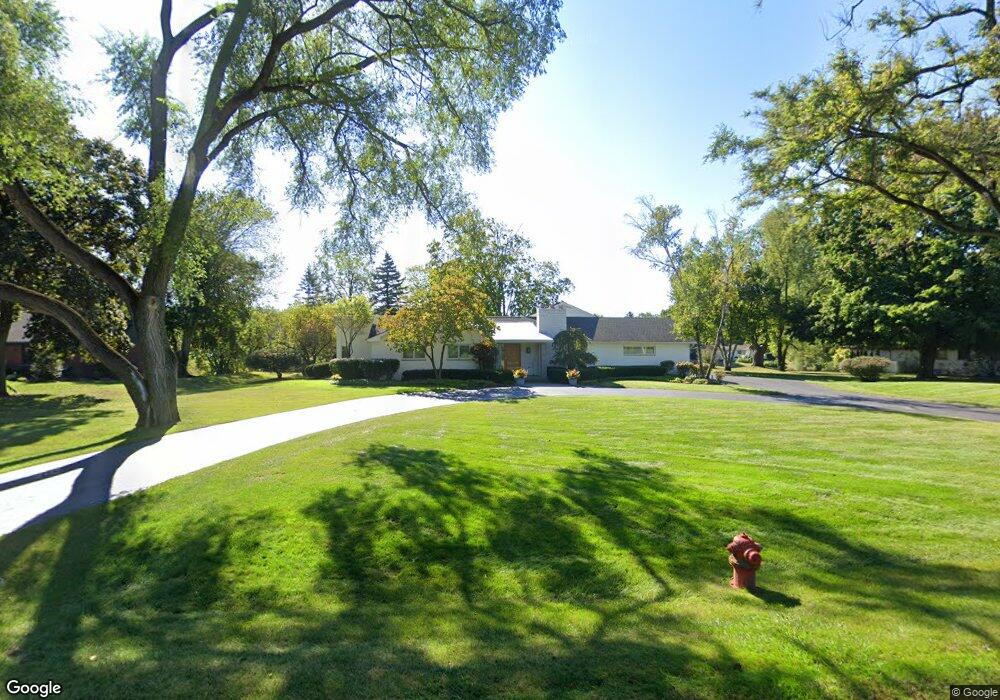 6735 Orinoco Cir, Bloomfield Hills, MI 48301 - photo 1