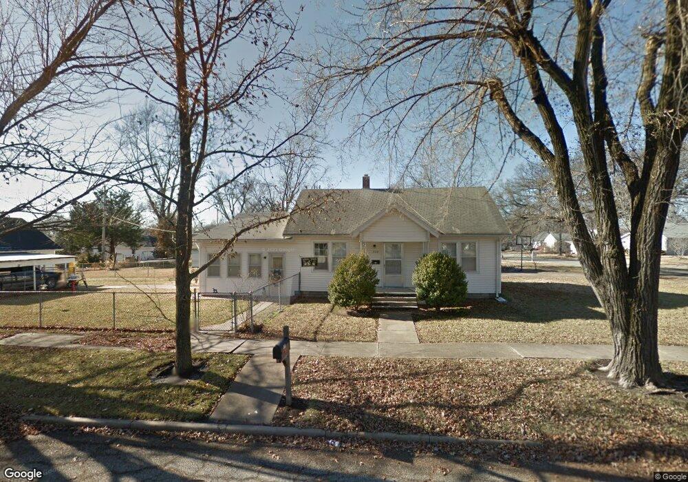 520 N 28th St, Parsons, KS 67357 - photo 1