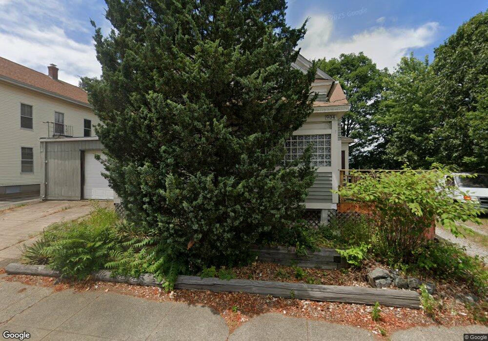 902 Roosevelt Ave, Pawtucket, RI 02860 - photo 1