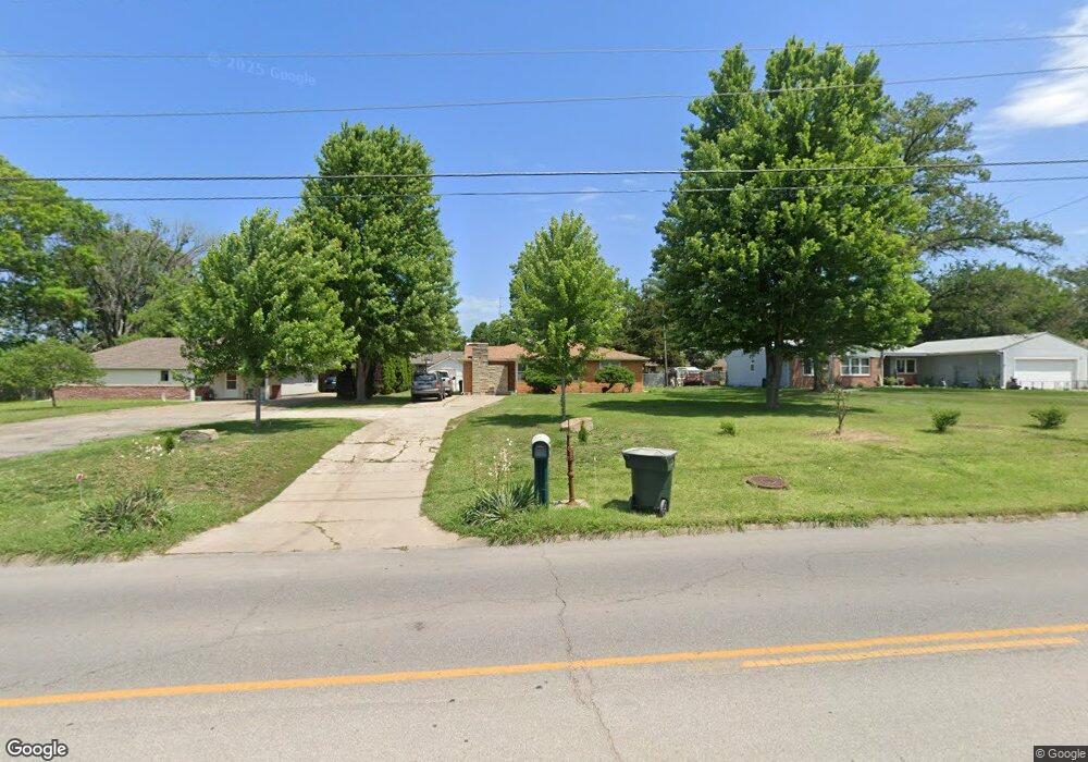 1900 SW 37th St, Topeka, KS 66611 - photo 1