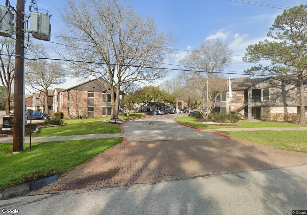 915 Baker Dr, Tomball, TX 77375 - photo 1