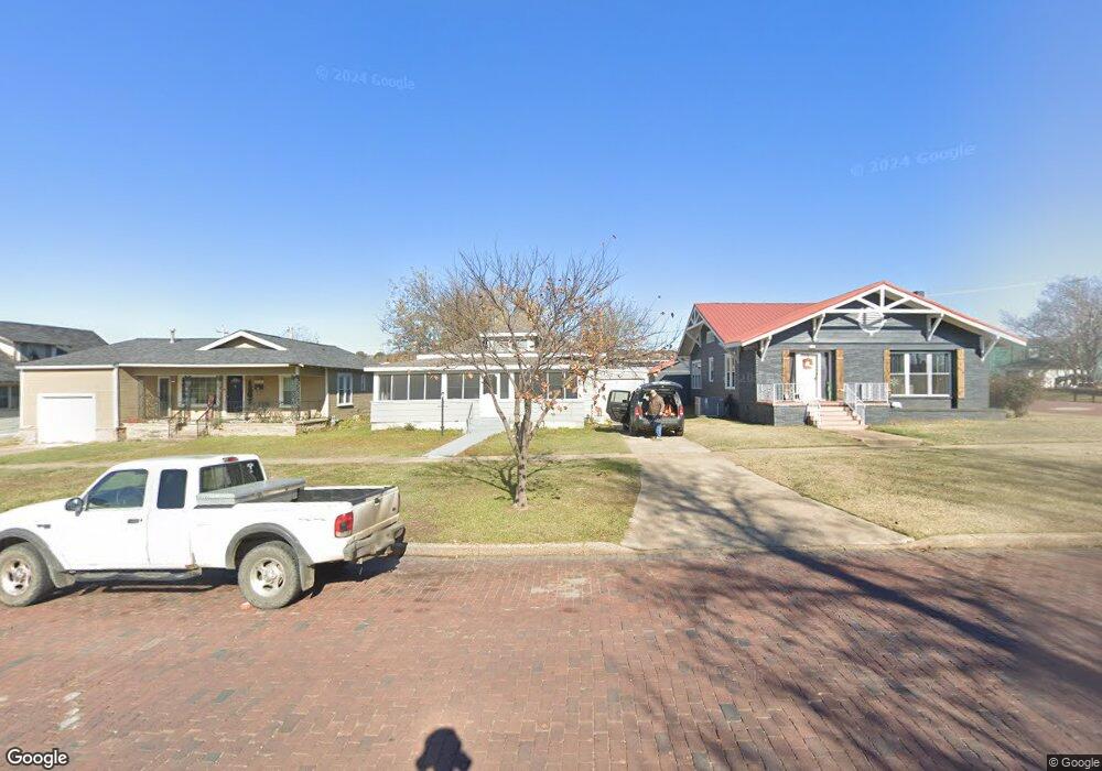 706 W Broadway St, Henryetta, OK 74437 - photo 1