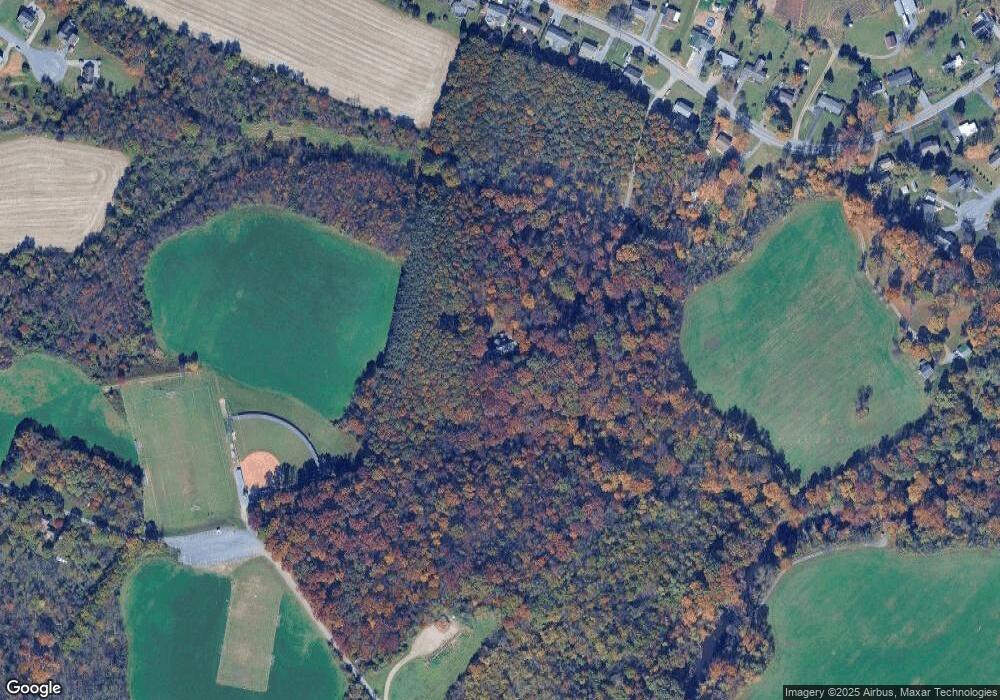 724 Siloam Rd, Chambersburg, PA 17201 - photo 1