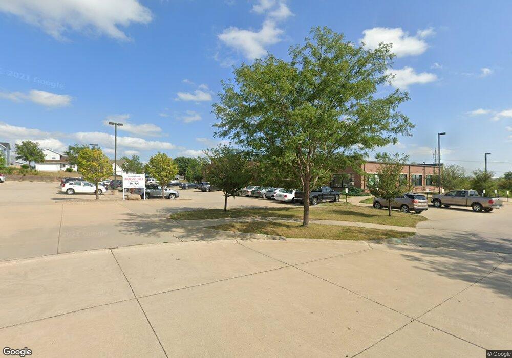 3735 Queen Ct SW unit A, Cedar Rapids, IA 52404 - photo 1