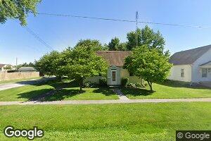 624 Water St, Nokomis, IL 62075