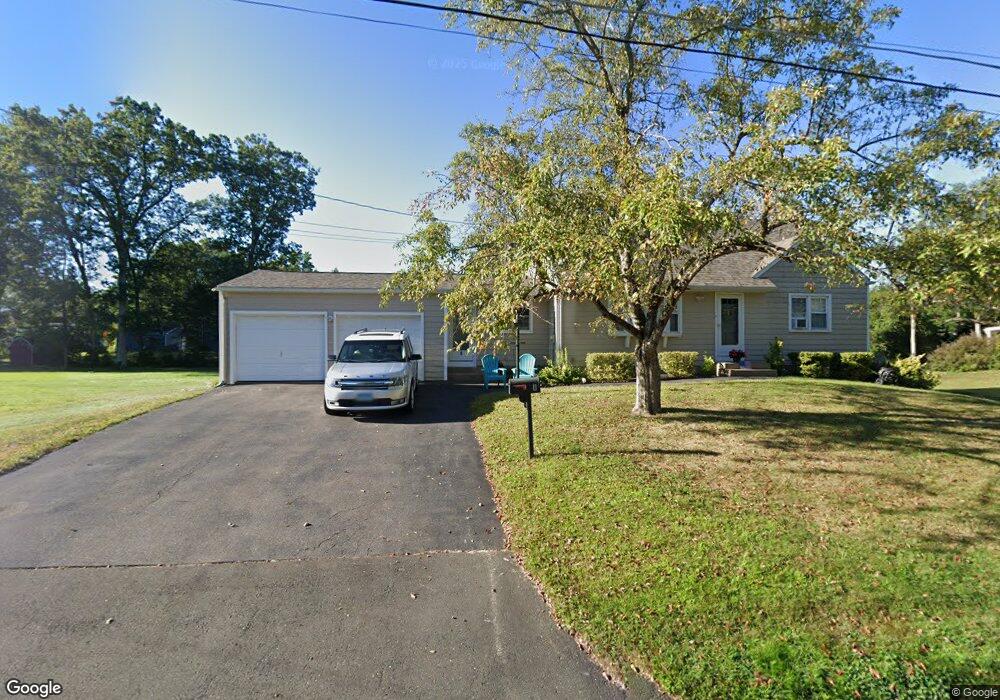 8 Roberts Rd, Enfield, CT 06082 - photo 1