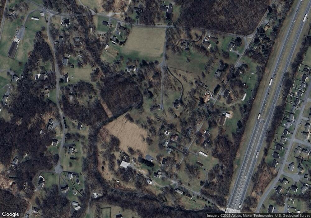 68 Thicket Ln, Bunker Hill, WV 25413 - photo 1