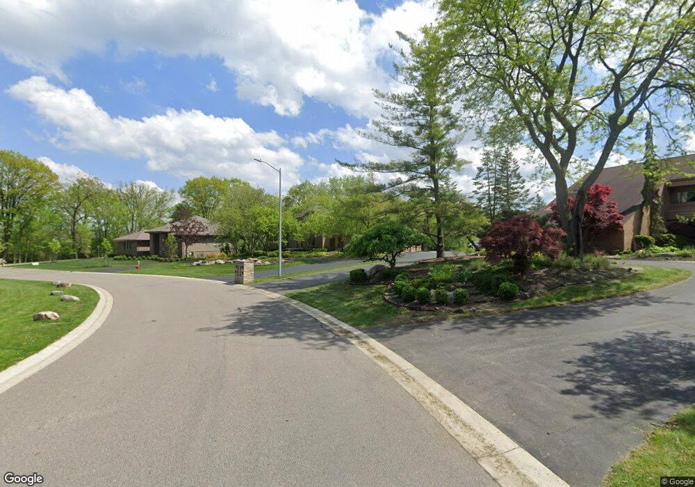 291 Wilshire Dr, Bloomfield Hills, MI 48302 - photo 1