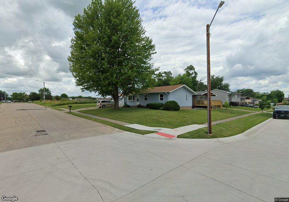 4004 W 14th Street Ct, Davenport, IA 52804 - photo 1