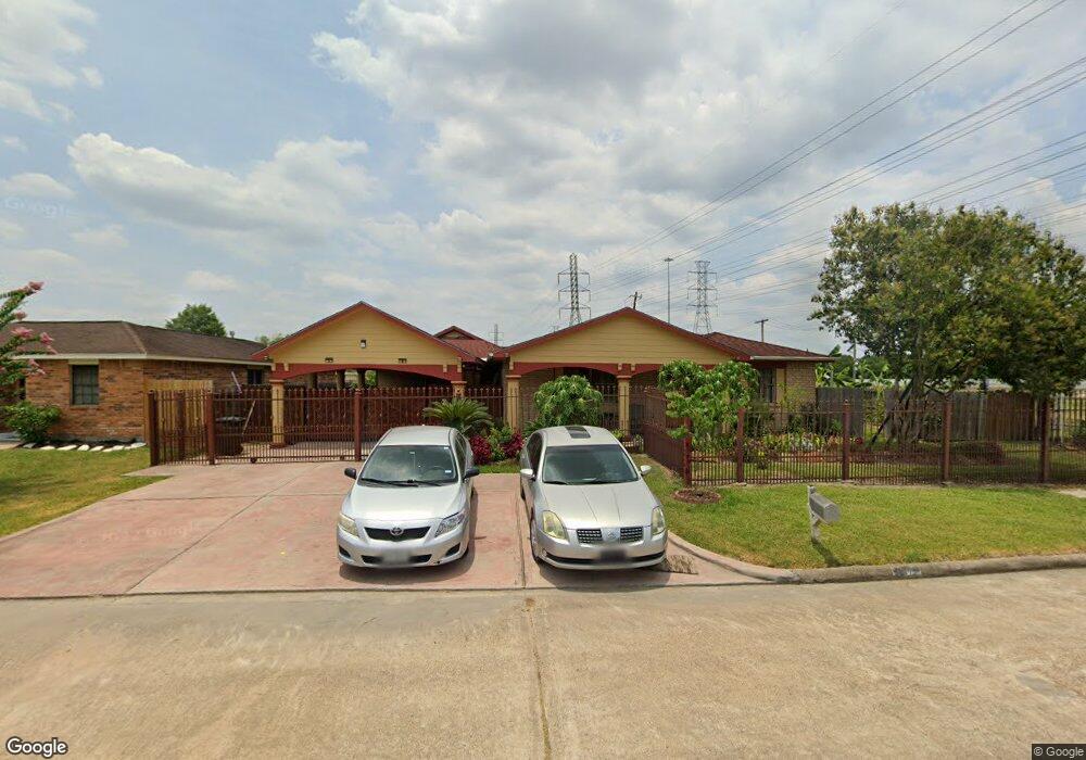 9411 Kirkville Dr, Houston, TX 77089 - photo 1