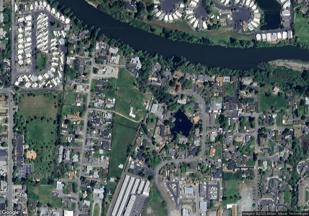 1238 Wineteer Ln, Grants Pass, OR 97527 - photo 1