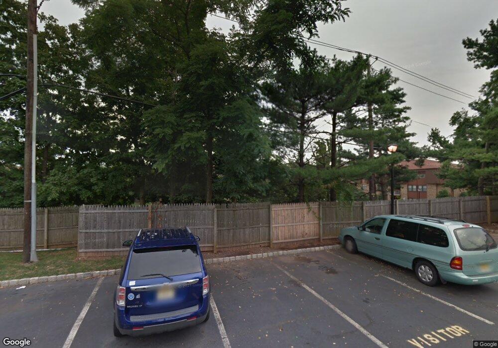 27 Powderhorn Ct, Woodbridge, NJ 07095 - photo 1